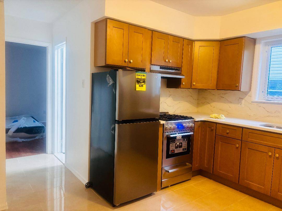 #3 photo, 134  Woodbine Avenue, #2, Staten Island , NY 10314