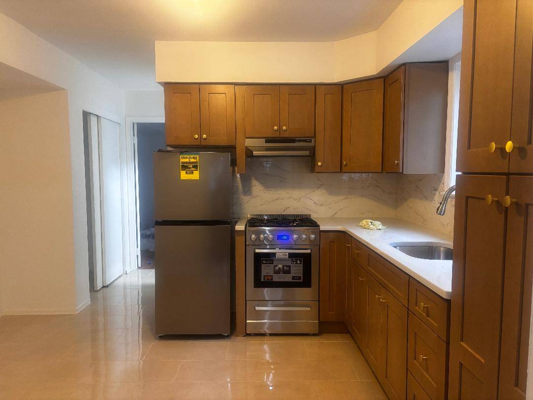 #4 photo, 134  Woodbine Avenue, #2, Staten Island , NY 10314