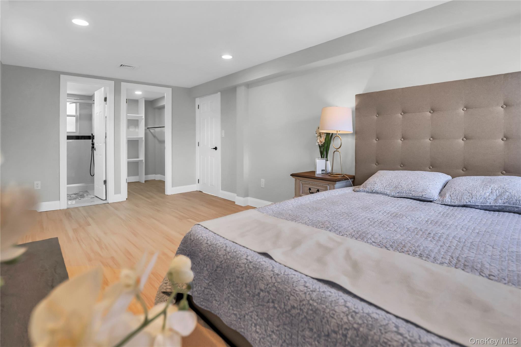 #8 photo, 2 Walnut Drive, Syosset , NY 11791