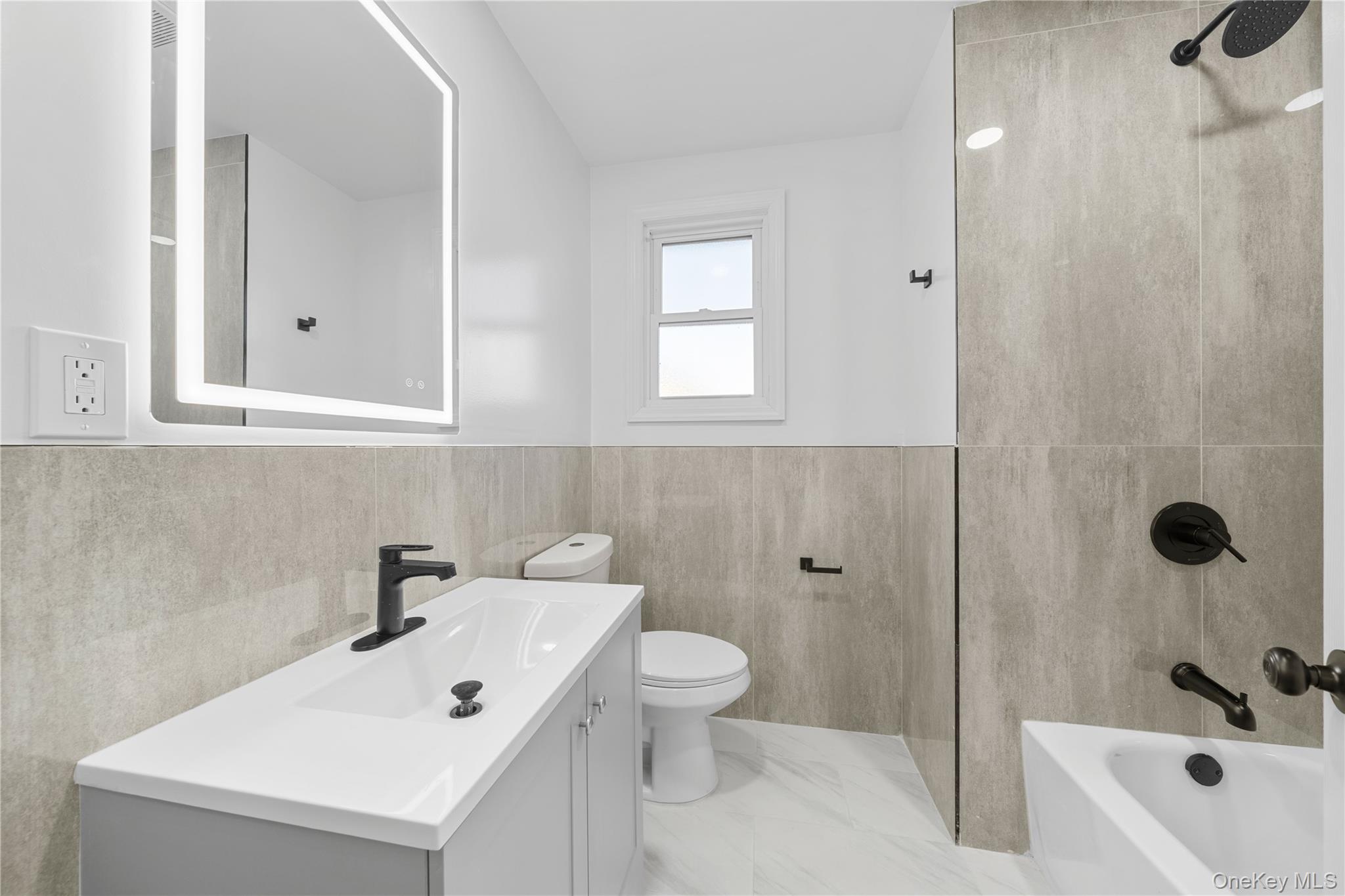 #12 photo, 146 Lincoln Avenue, Roosevelt , NY 11575