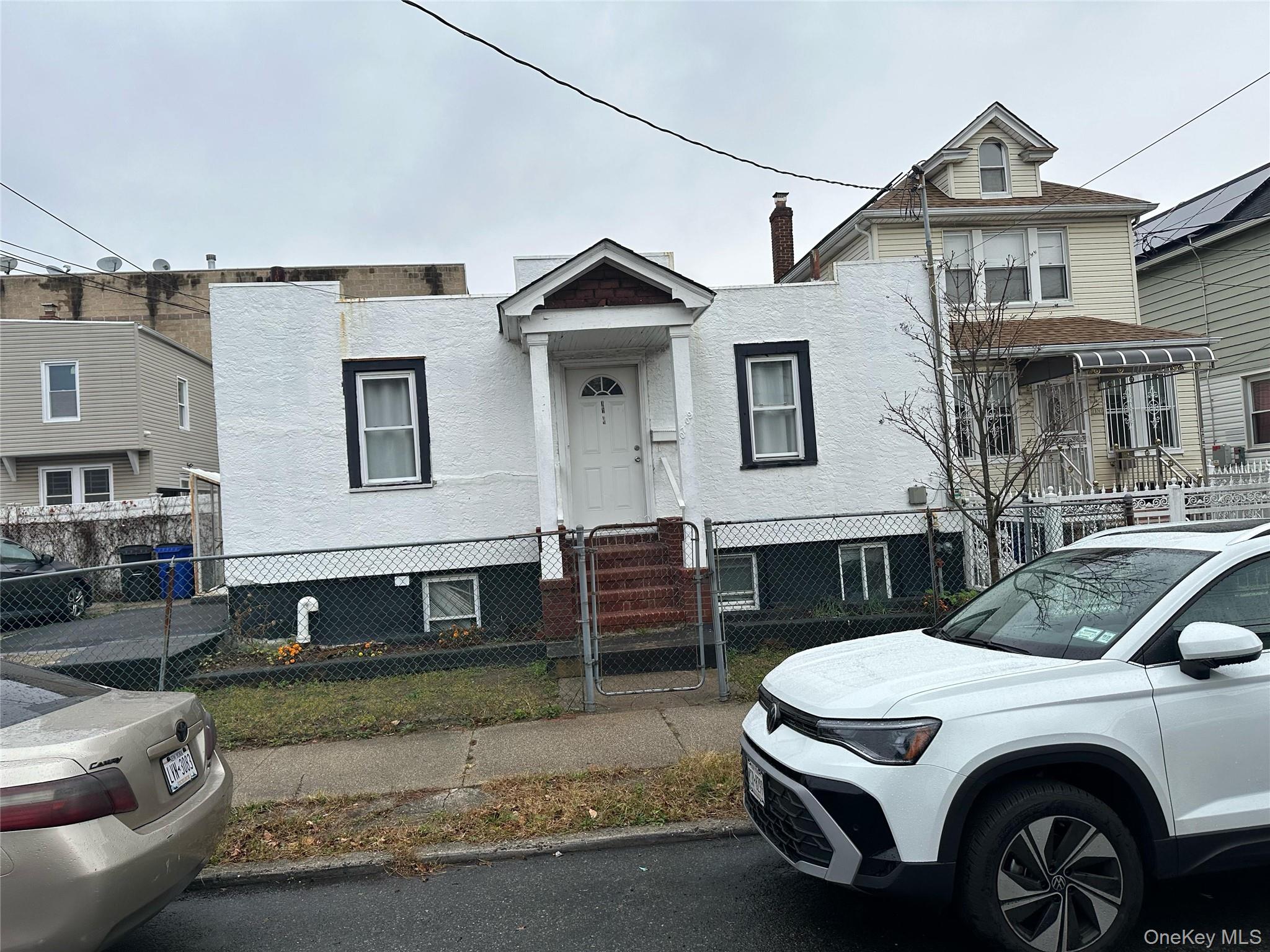 #9 photo, 10709 156th Street, Jamaica , NY 11433