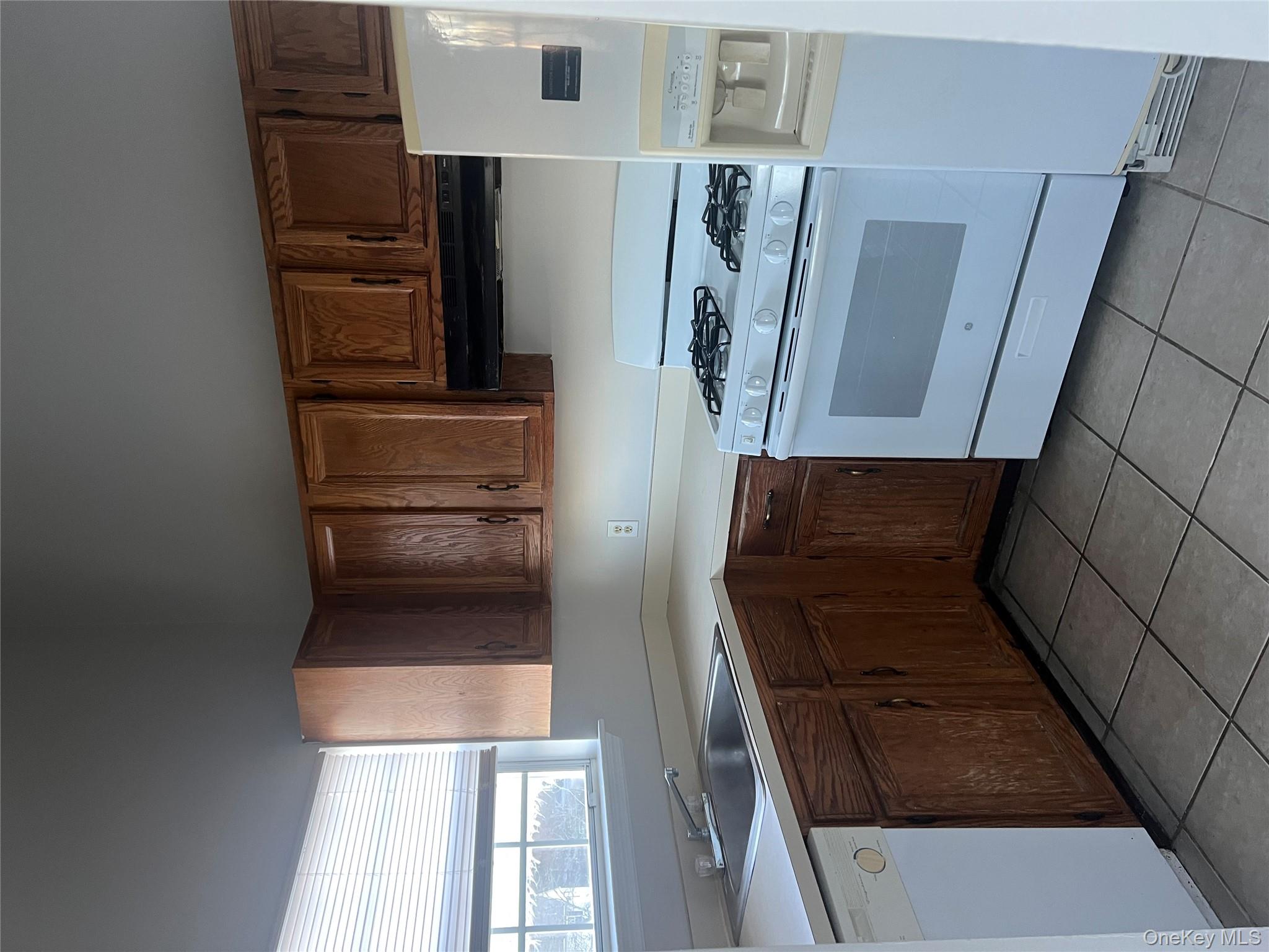 #4 photo, 27 Lexington Hill, Harriman , NY 10926