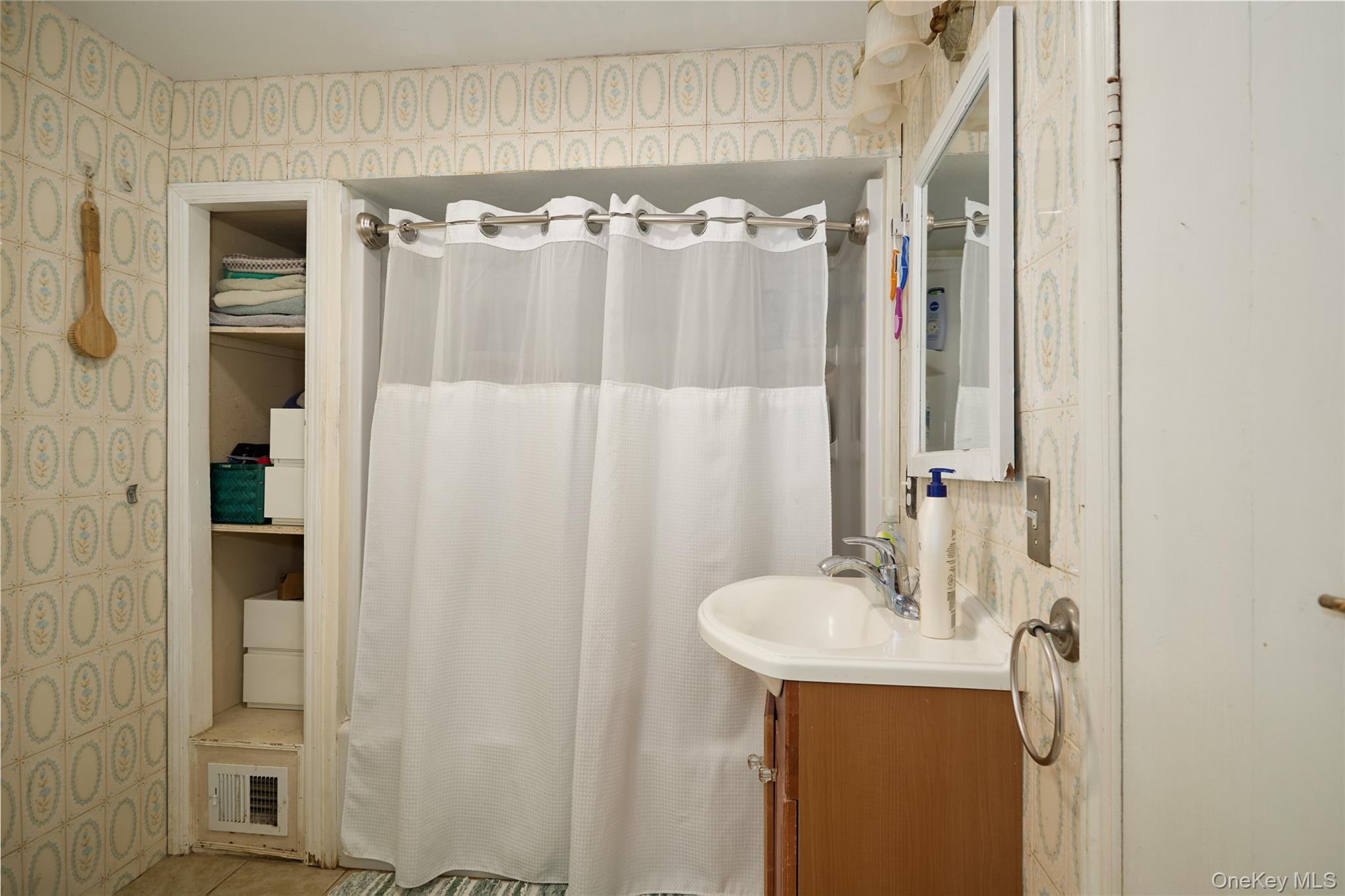 #19 photo, 500 Haverstraw Road, Suffern , NY 10901