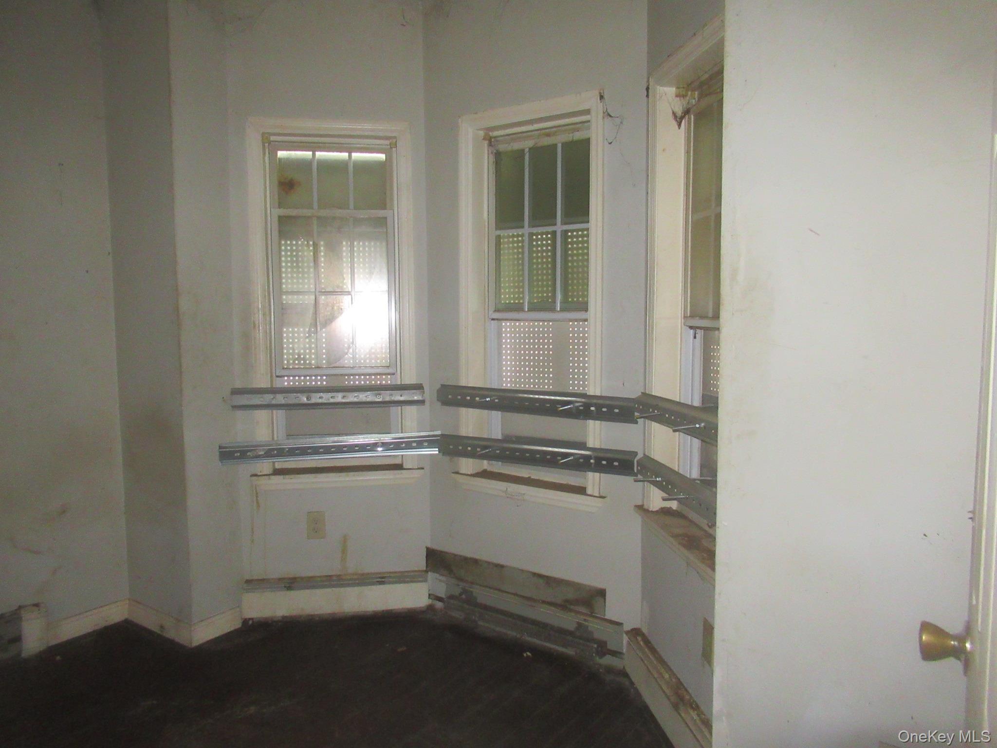 #17 photo, 35 Carpenter Avenue, Newburgh , NY 12550