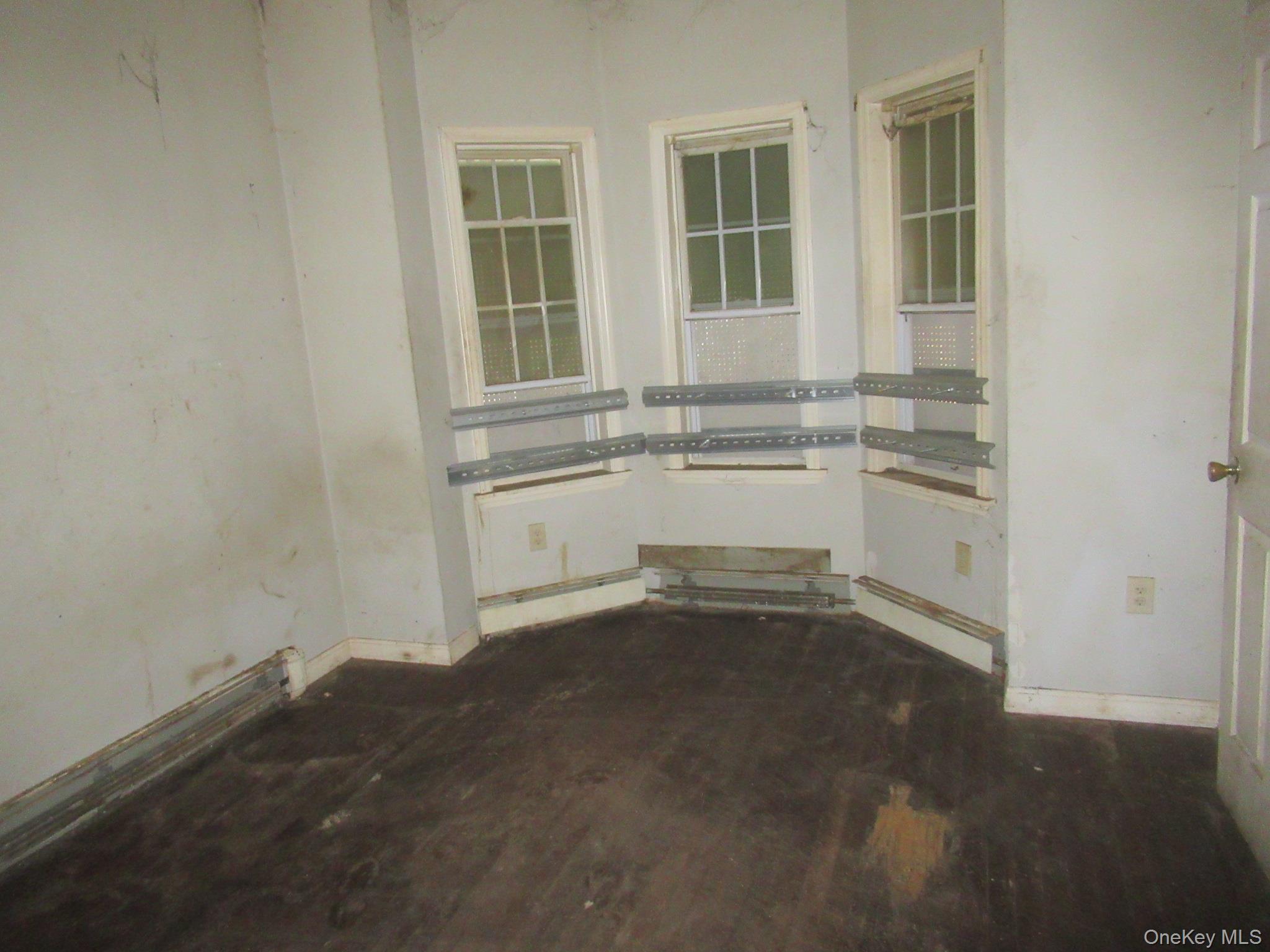 #7 photo, 35 Carpenter Avenue, Newburgh , NY 12550