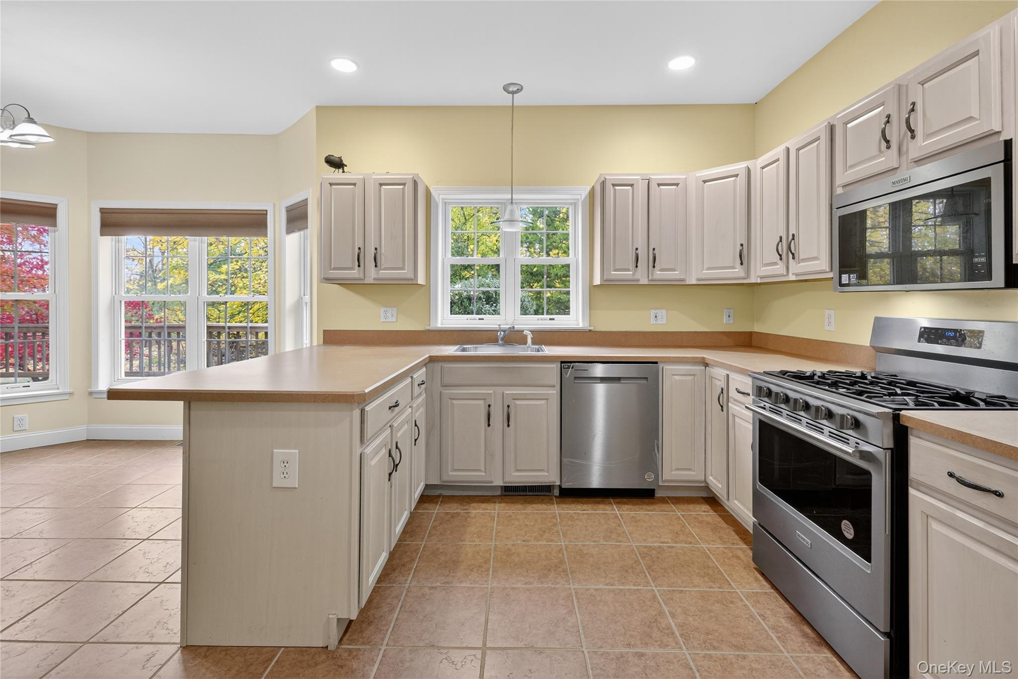 #13 photo, 9 Exeter Circle, Beacon , NY 12508