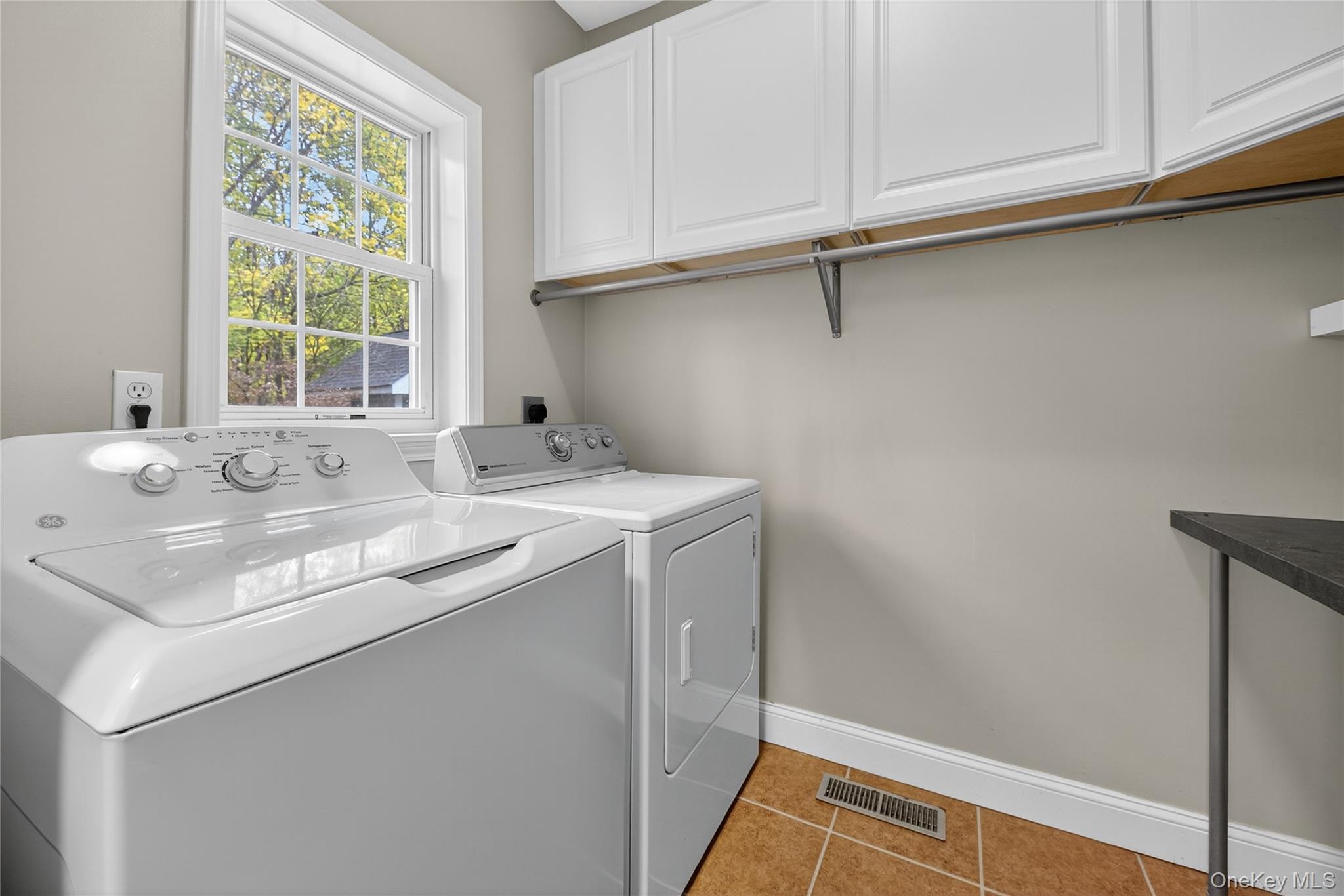 #17 photo, 9 Exeter Circle, Beacon , NY 12508