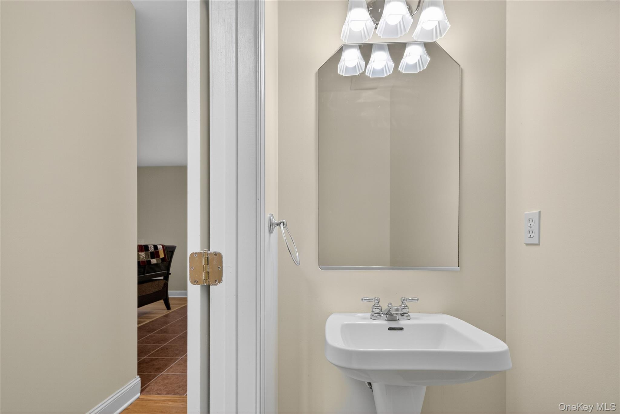 #18 photo, 9 Exeter Circle, Beacon , NY 12508