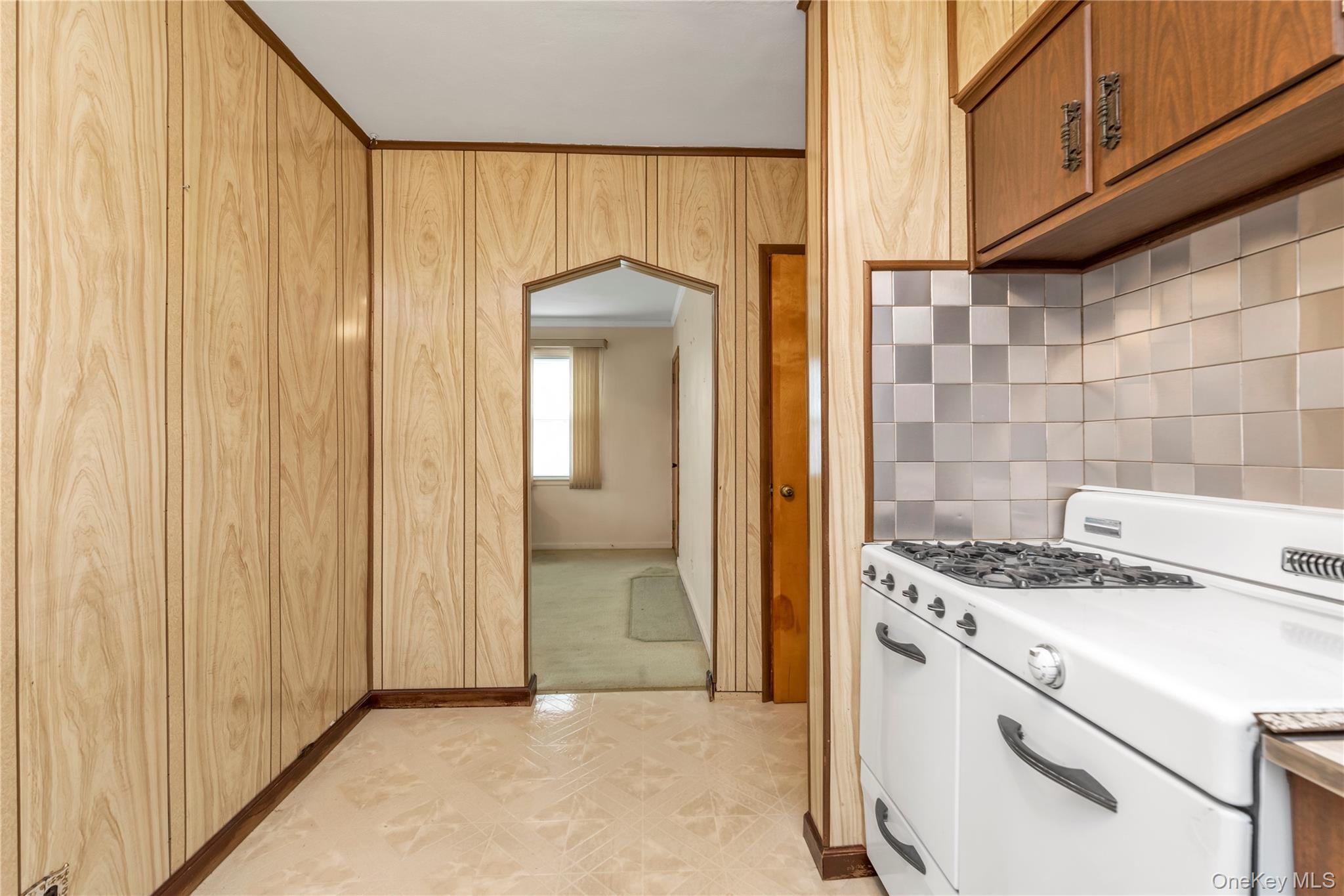 #10 photo, 215 Sheridan Boulevard, Mineola , NY 11501