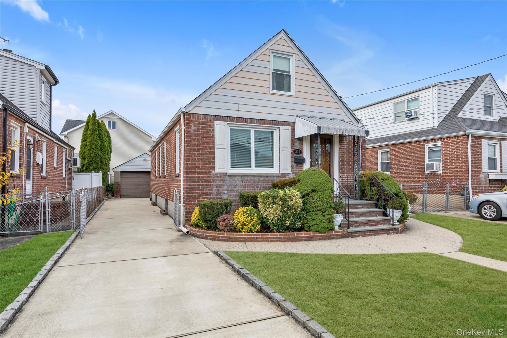 #2 photo, 215 Sheridan Boulevard, Mineola , NY 11501