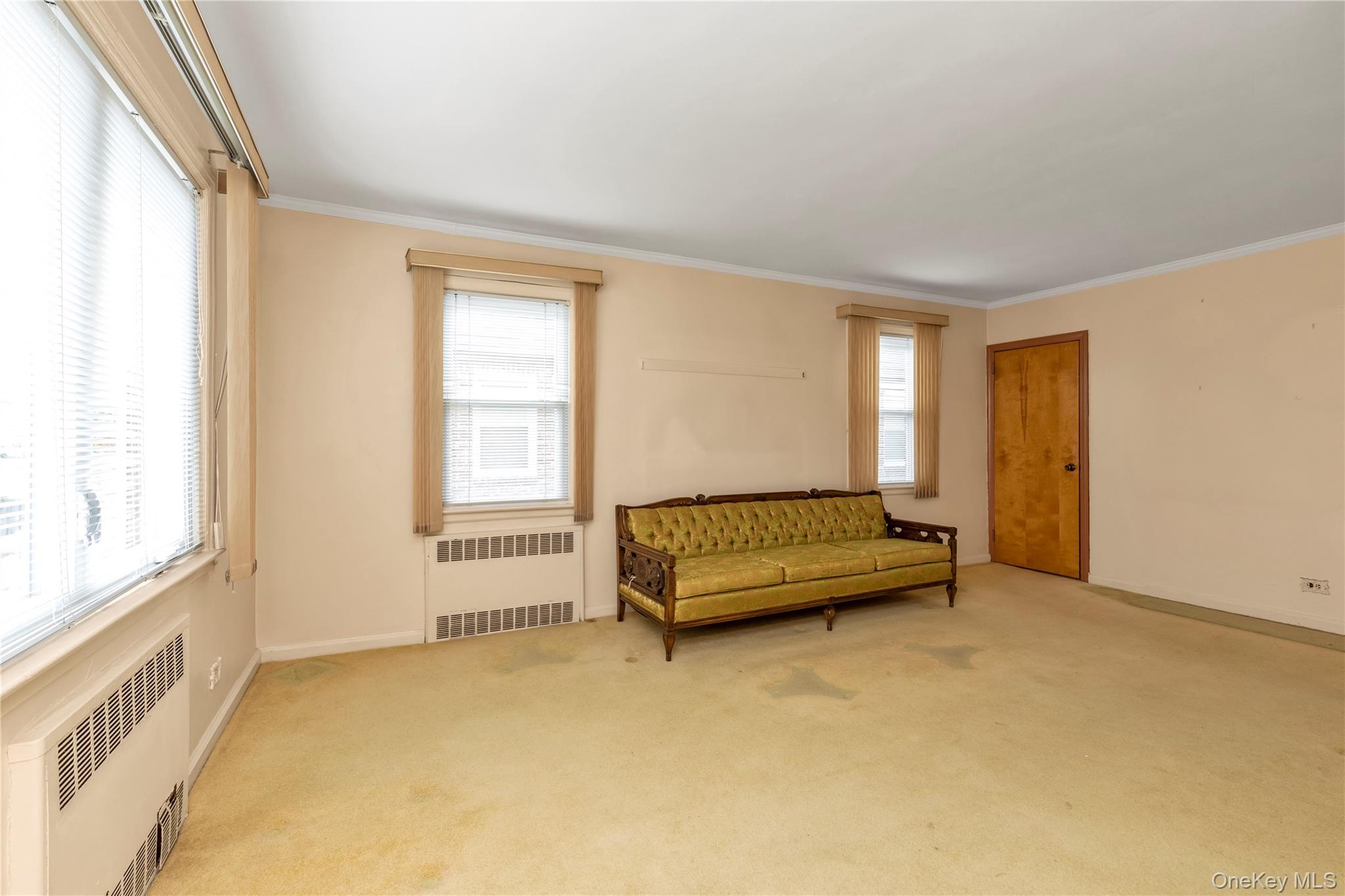 #6 photo, 215 Sheridan Boulevard, Mineola , NY 11501