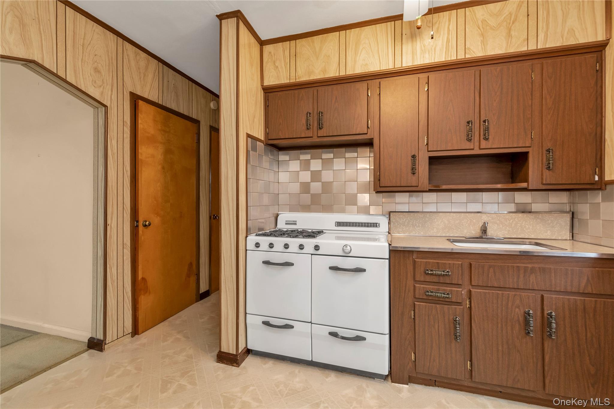 #9 photo, 215 Sheridan Boulevard, Mineola , NY 11501