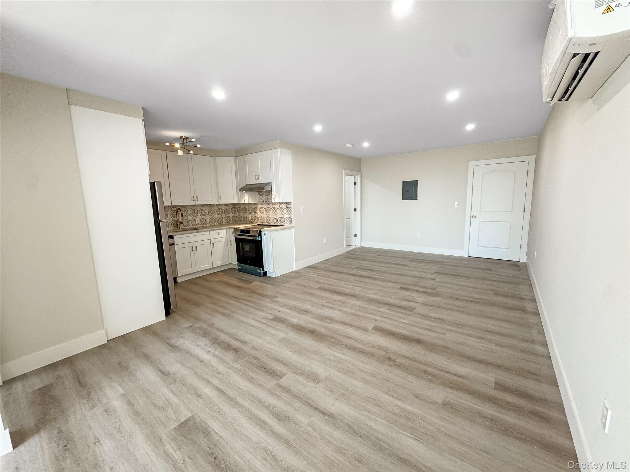 #14 photo, 110 Jericho Turnpike, Mineola , NY 11501