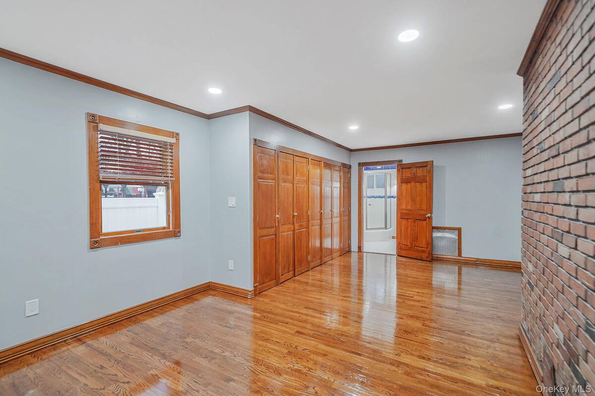 #12 photo, 1 Holbrook Street, Bay Shore , NY 11706