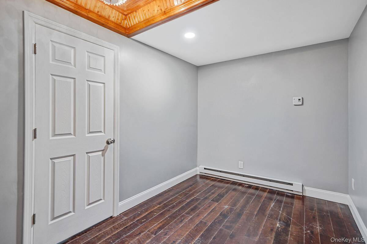 #15 photo, 1 Holbrook Street, Bay Shore , NY 11706