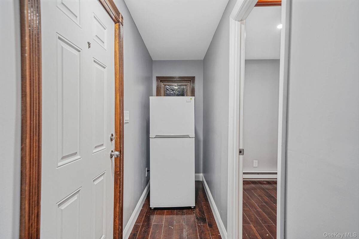 #16 photo, 1 Holbrook Street, Bay Shore , NY 11706