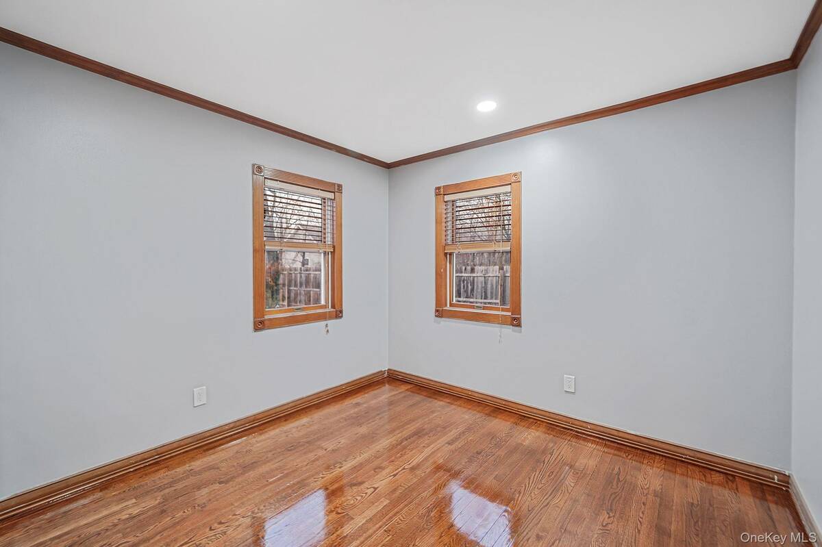 #8 photo, 1 Holbrook Street, Bay Shore , NY 11706