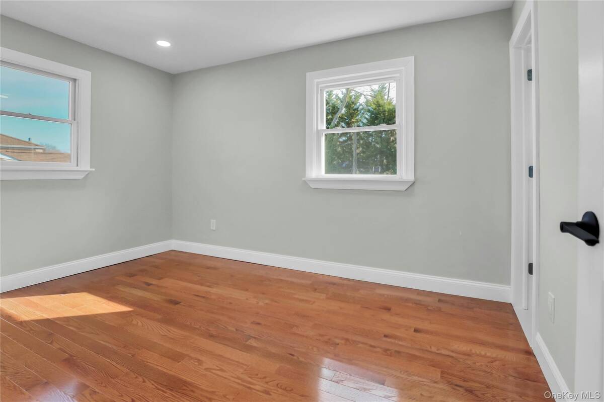 #12 photo, 2 Walnut Drive, ناسو Syosset , NY 11791