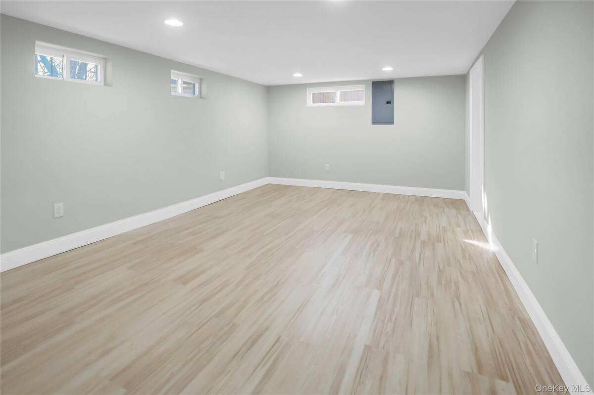 #19 photo, 2 Walnut Drive, ناسو Syosset , NY 11791