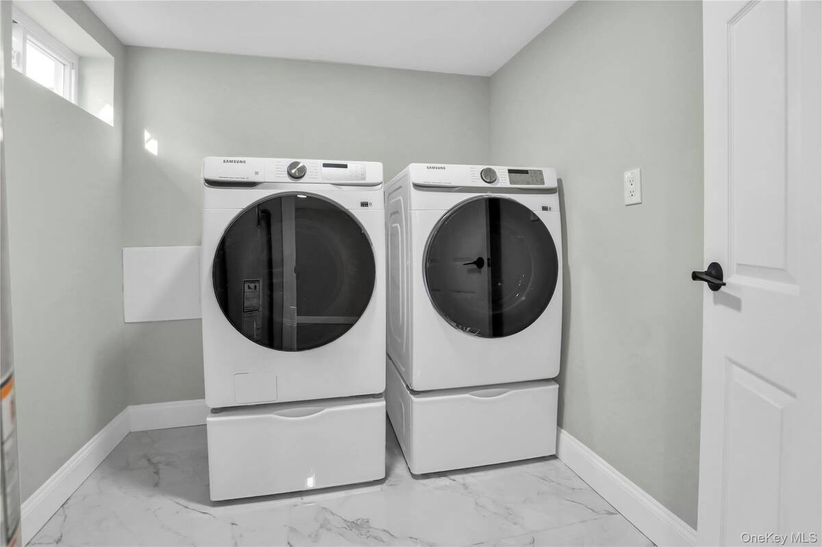 #22 photo, 2 Walnut Drive, ناسو Syosset , NY 11791