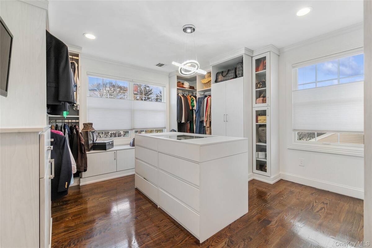 #22 photo, 5 Vernon Street, Plainview , NY 11803