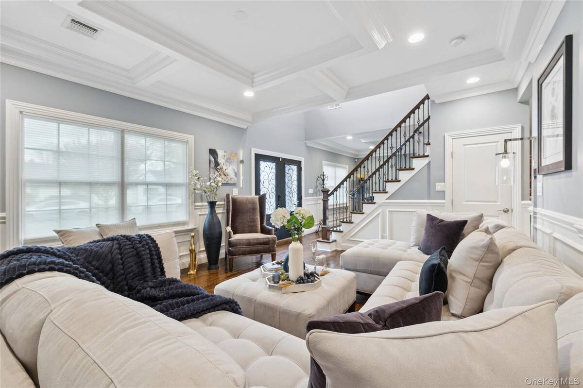 #3 photo, 5 Vernon Street, Plainview , NY 11803