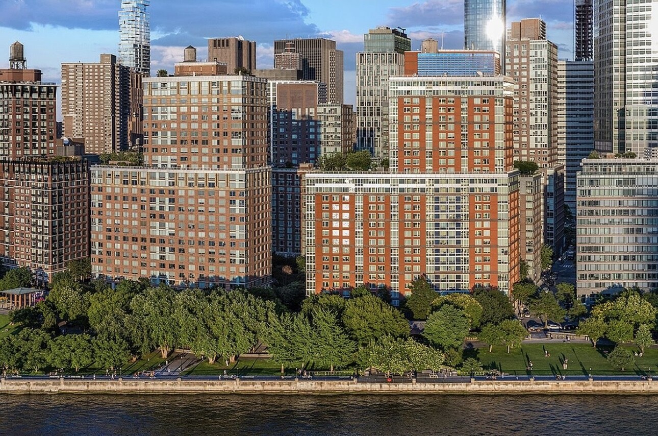 #15 photo, 20 RIVER Terrace, Battery Park City , NY 10007
