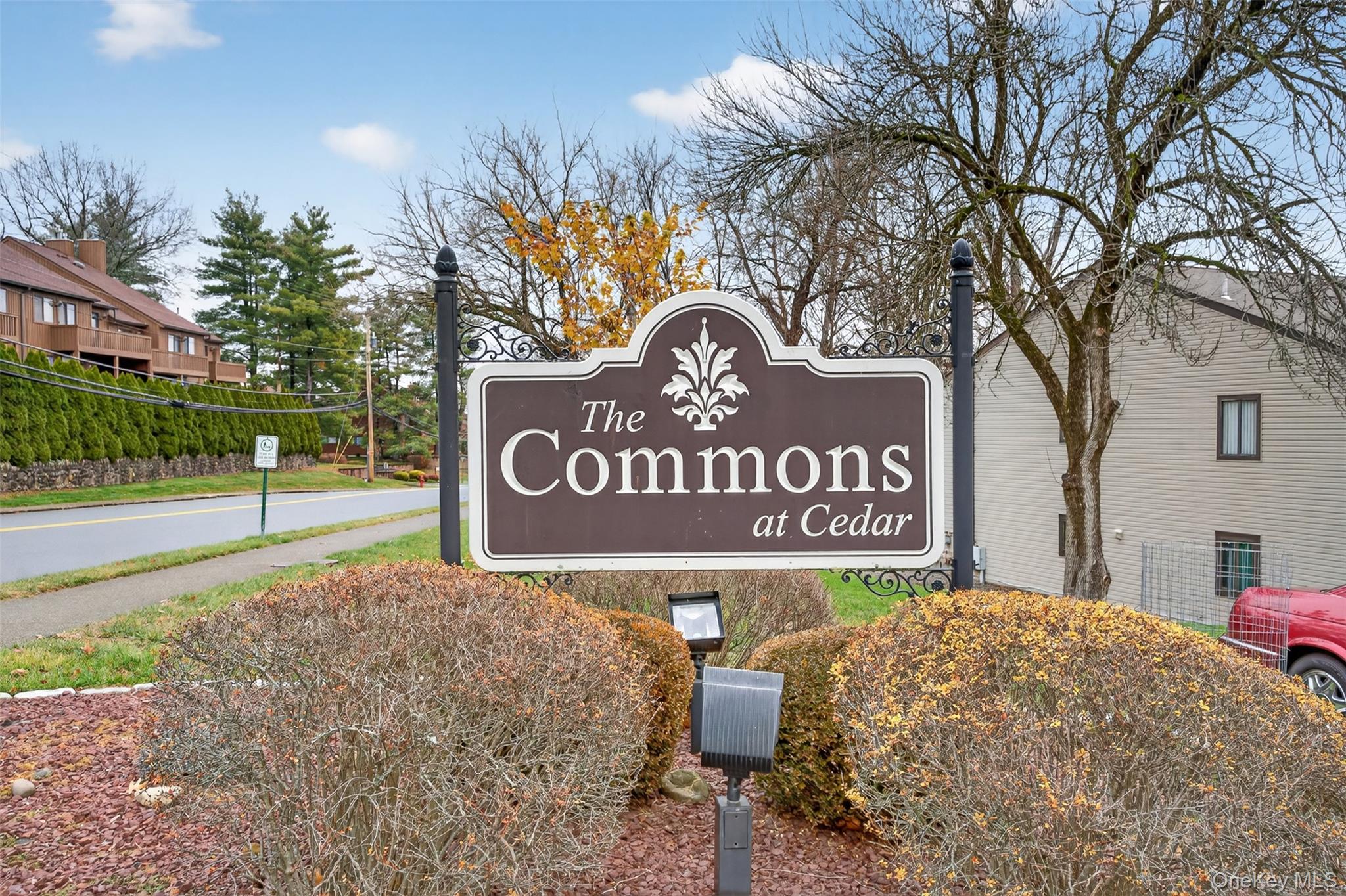 #2 photo, 8 Knightsbridge, Poughkeepsie , NY 12603