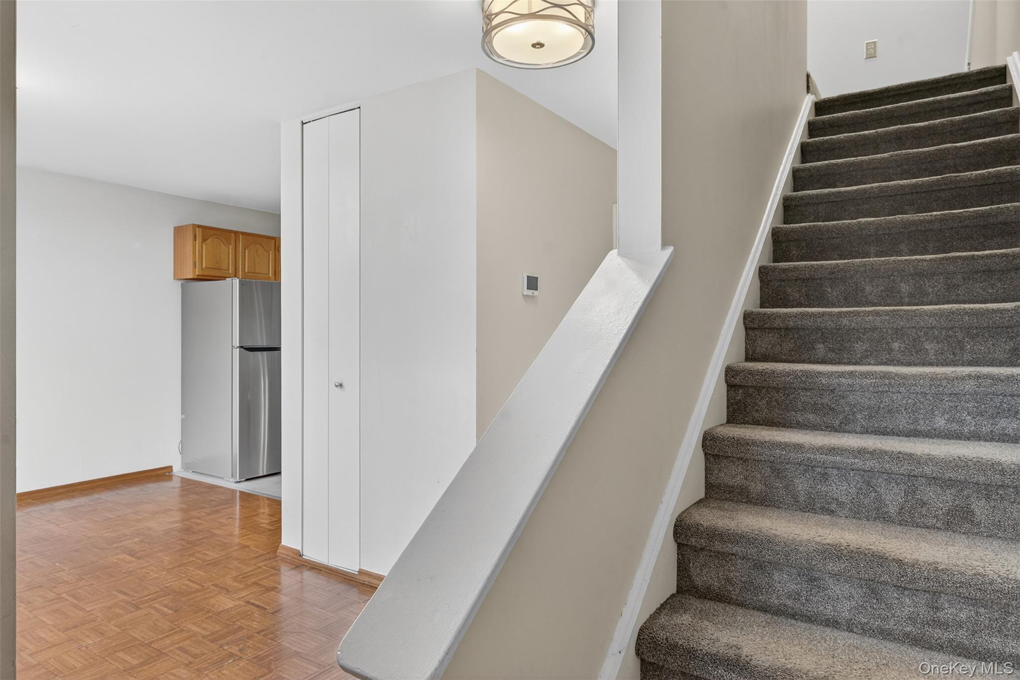 #4 photo, 8 Knightsbridge, Poughkeepsie , NY 12603