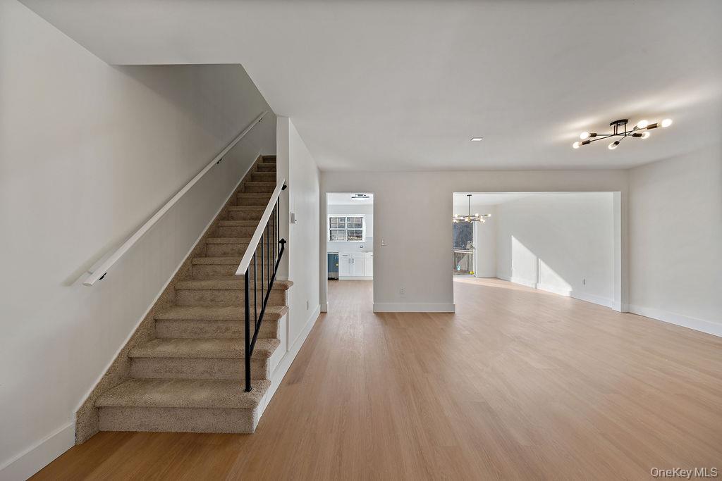 #10 photo, 482 Iroquois Court, Suffern , NY 10901