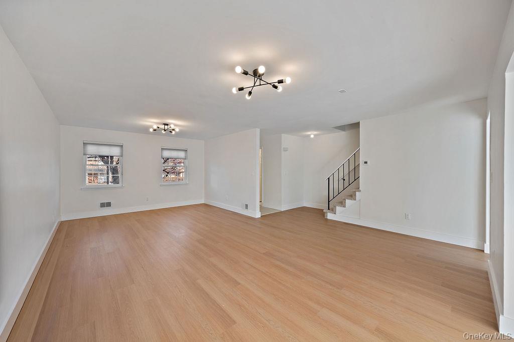 #12 photo, 482 Iroquois Court, Suffern , NY 10901