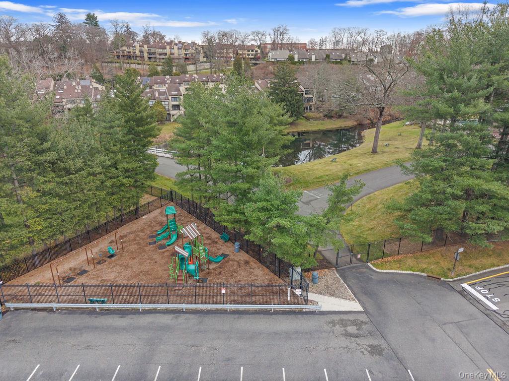 #5 photo, 482 Iroquois Court, Suffern , NY 10901