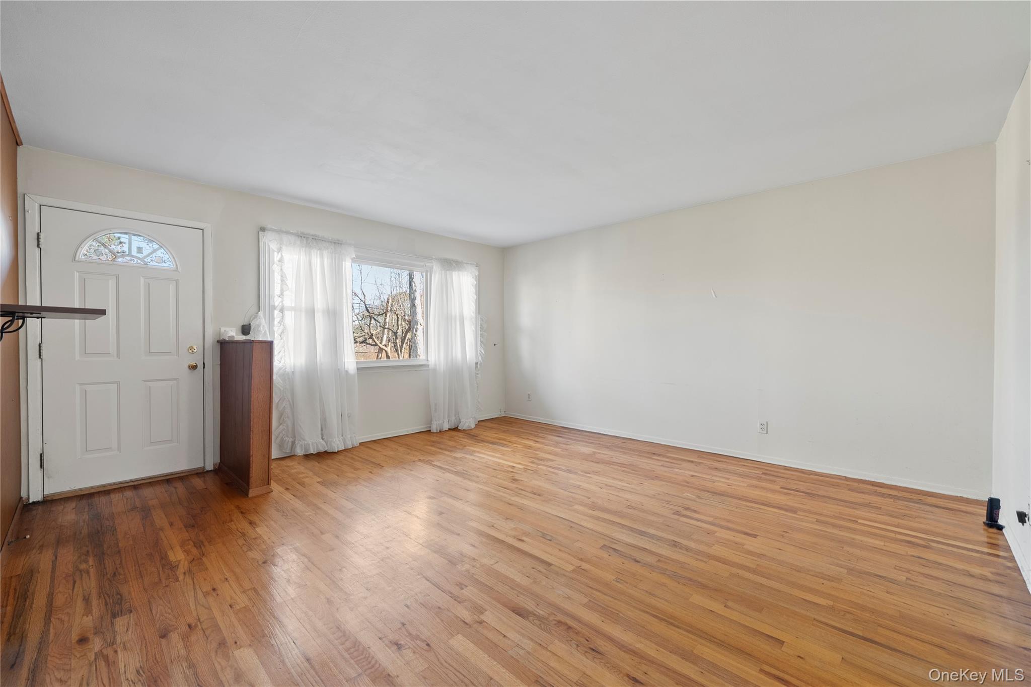 #10 photo, 696 Bohemia Parkway, Sayville , NY 11782