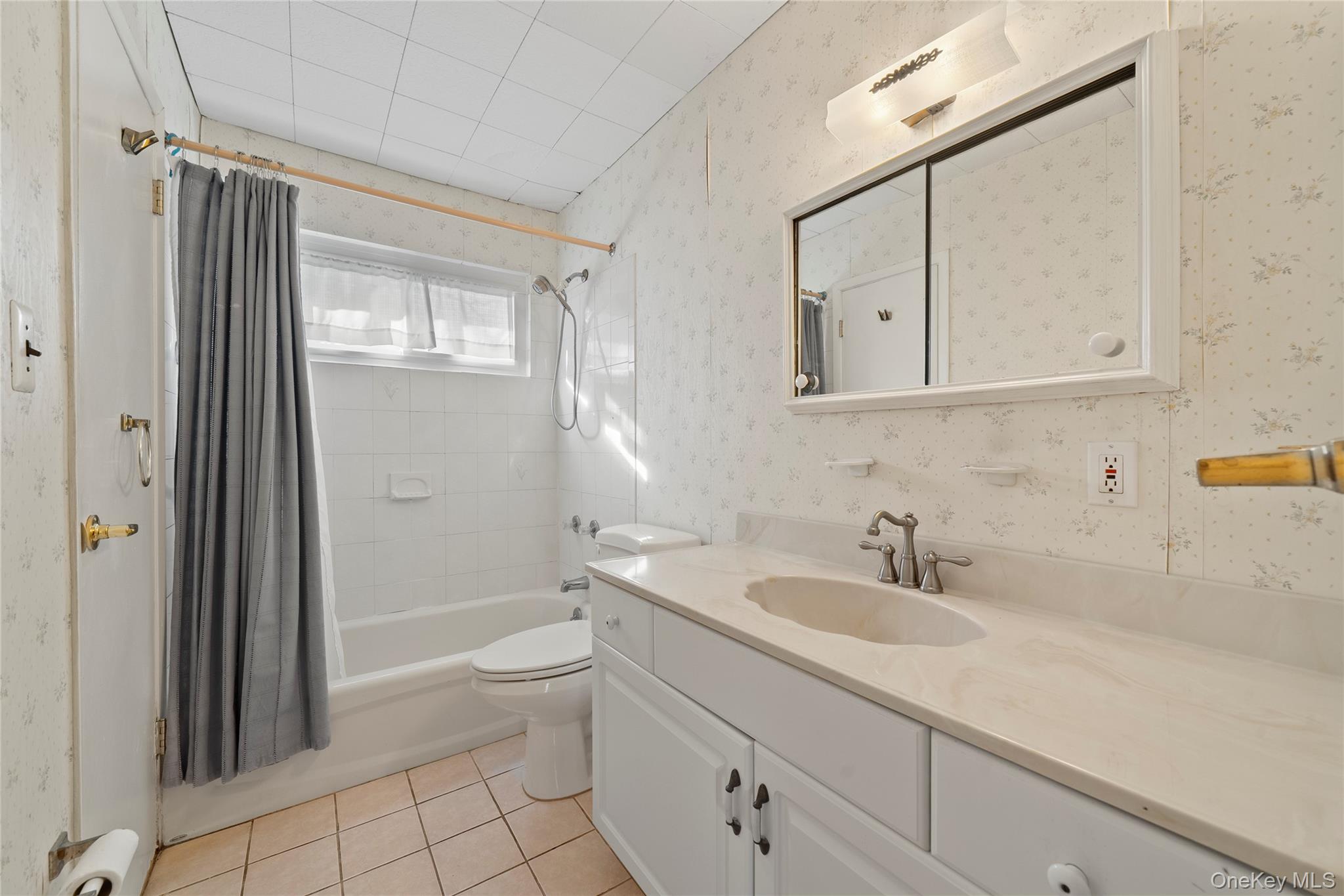 #14 photo, 696 Bohemia Parkway, Sayville , NY 11782