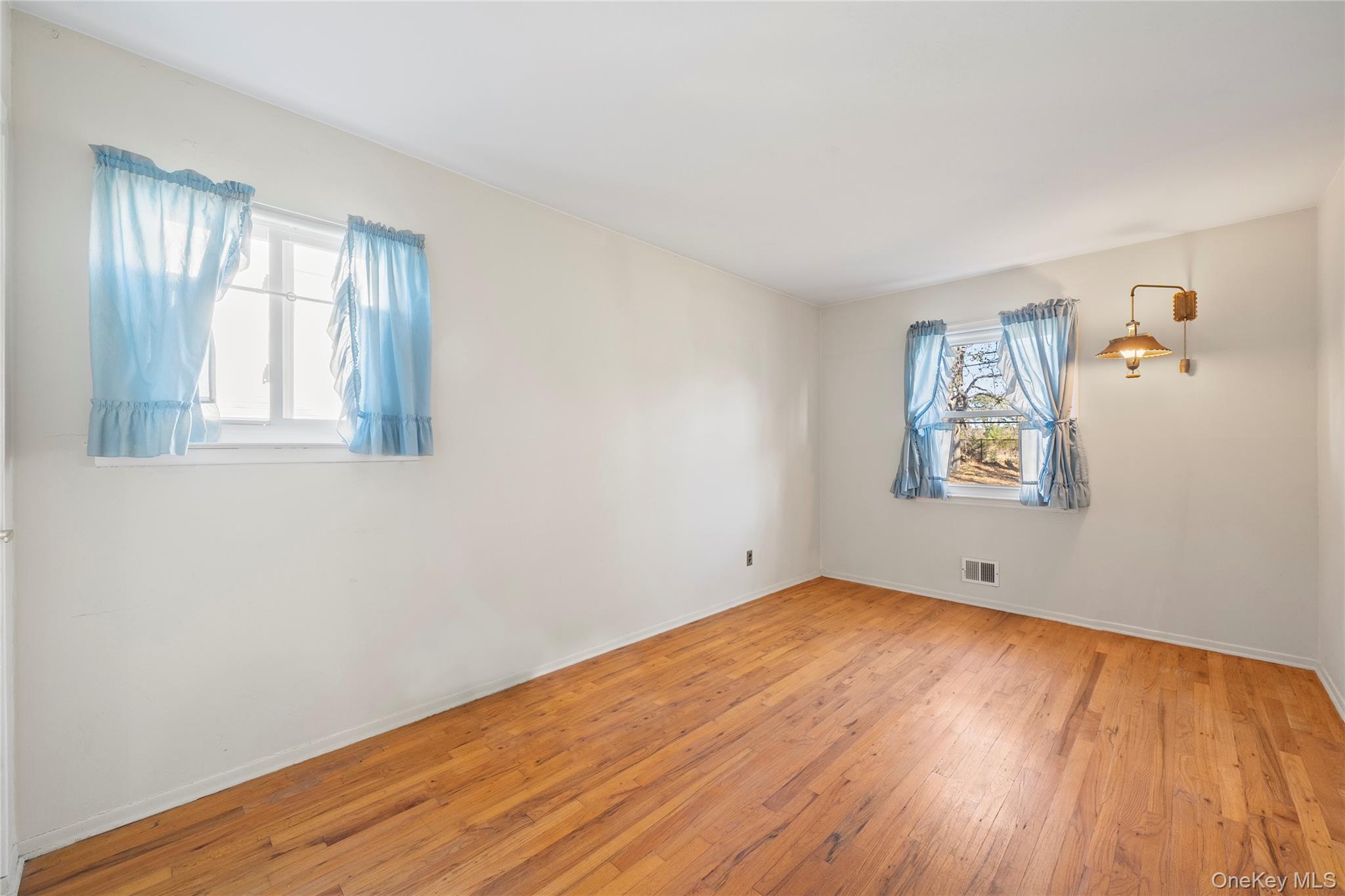 #17 photo, 696 Bohemia Parkway, Sayville , NY 11782