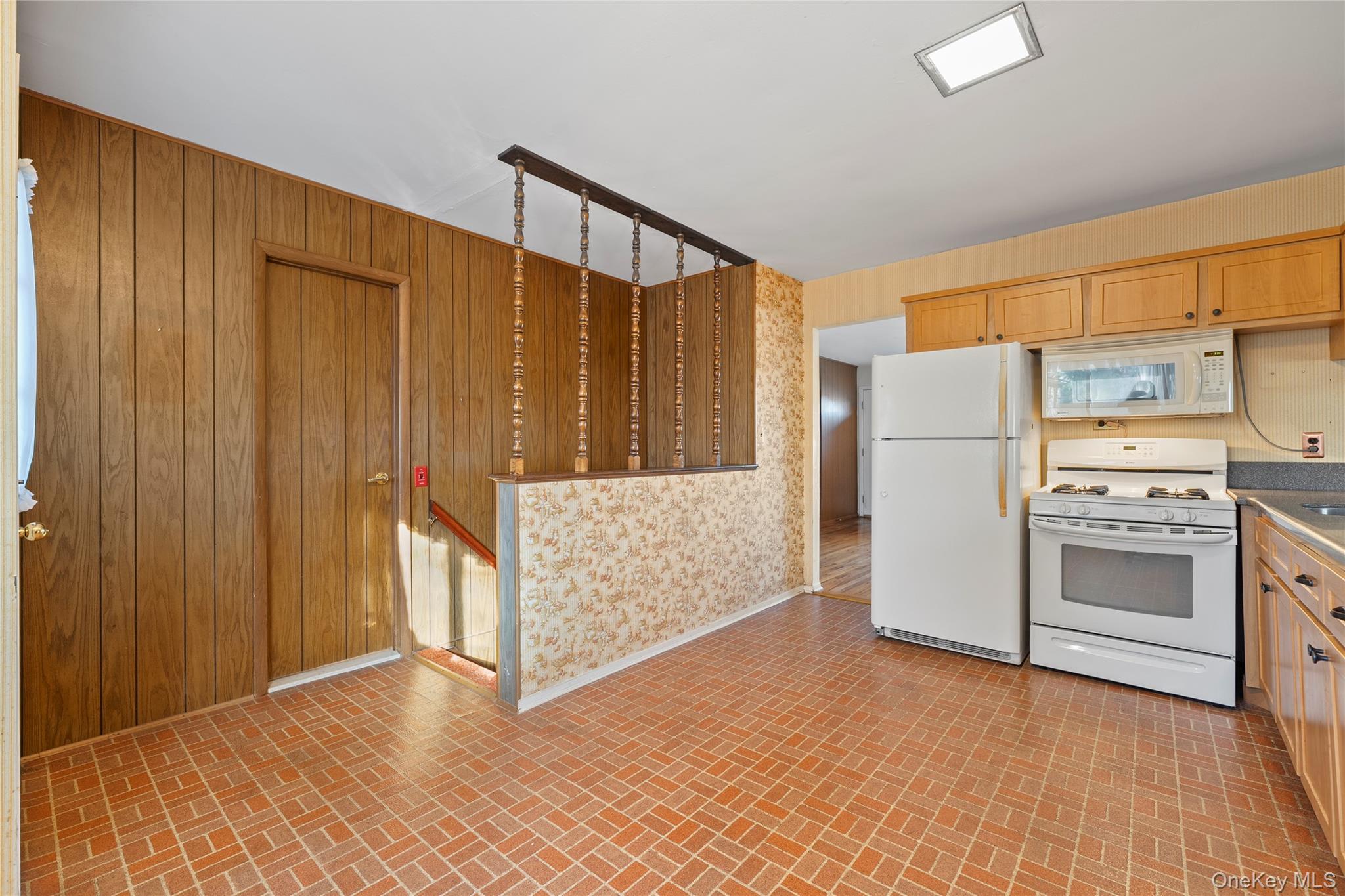 #5 photo, 696 Bohemia Parkway, Sayville , NY 11782