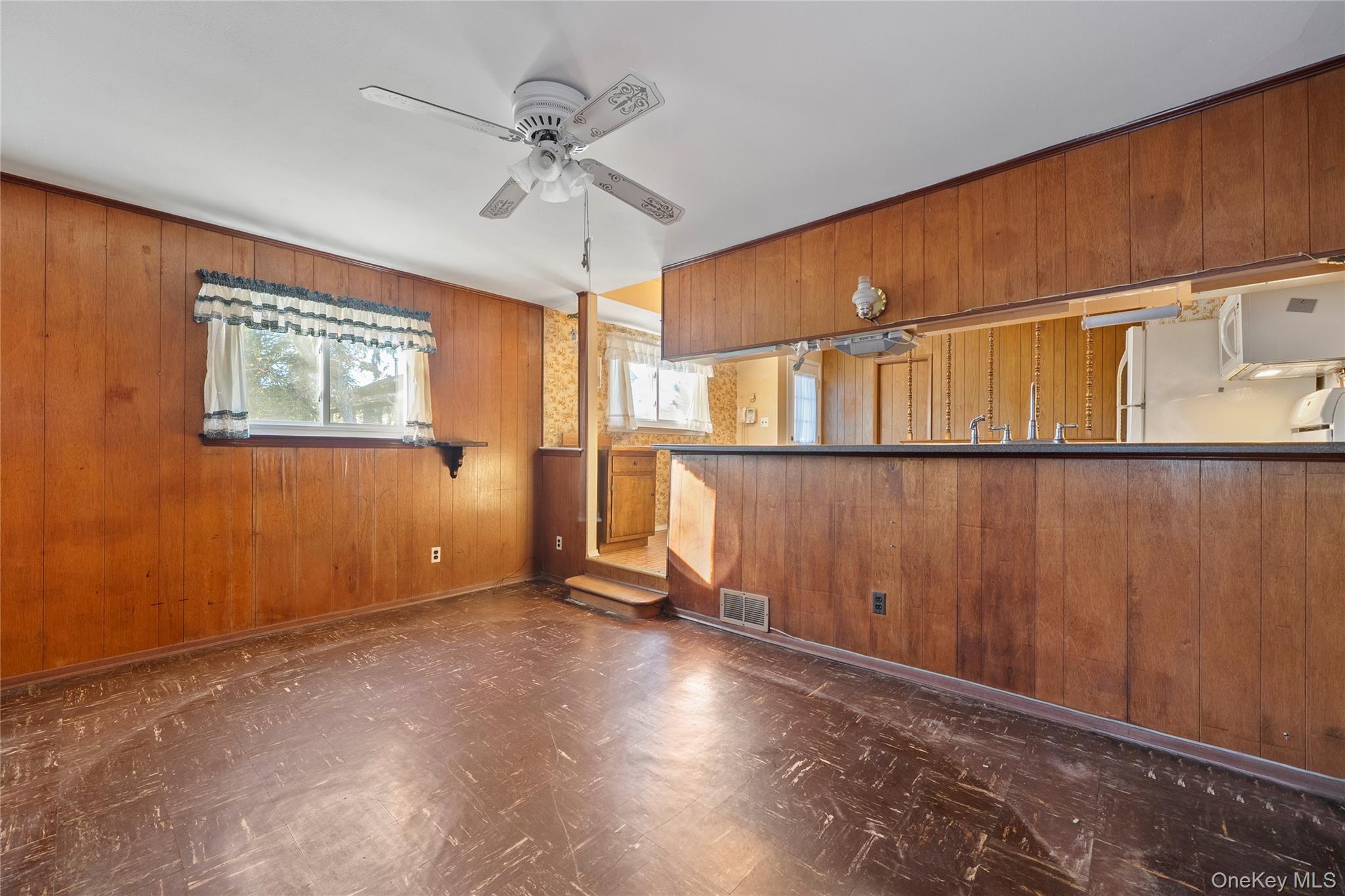 #6 photo, 696 Bohemia Parkway, Sayville , NY 11782