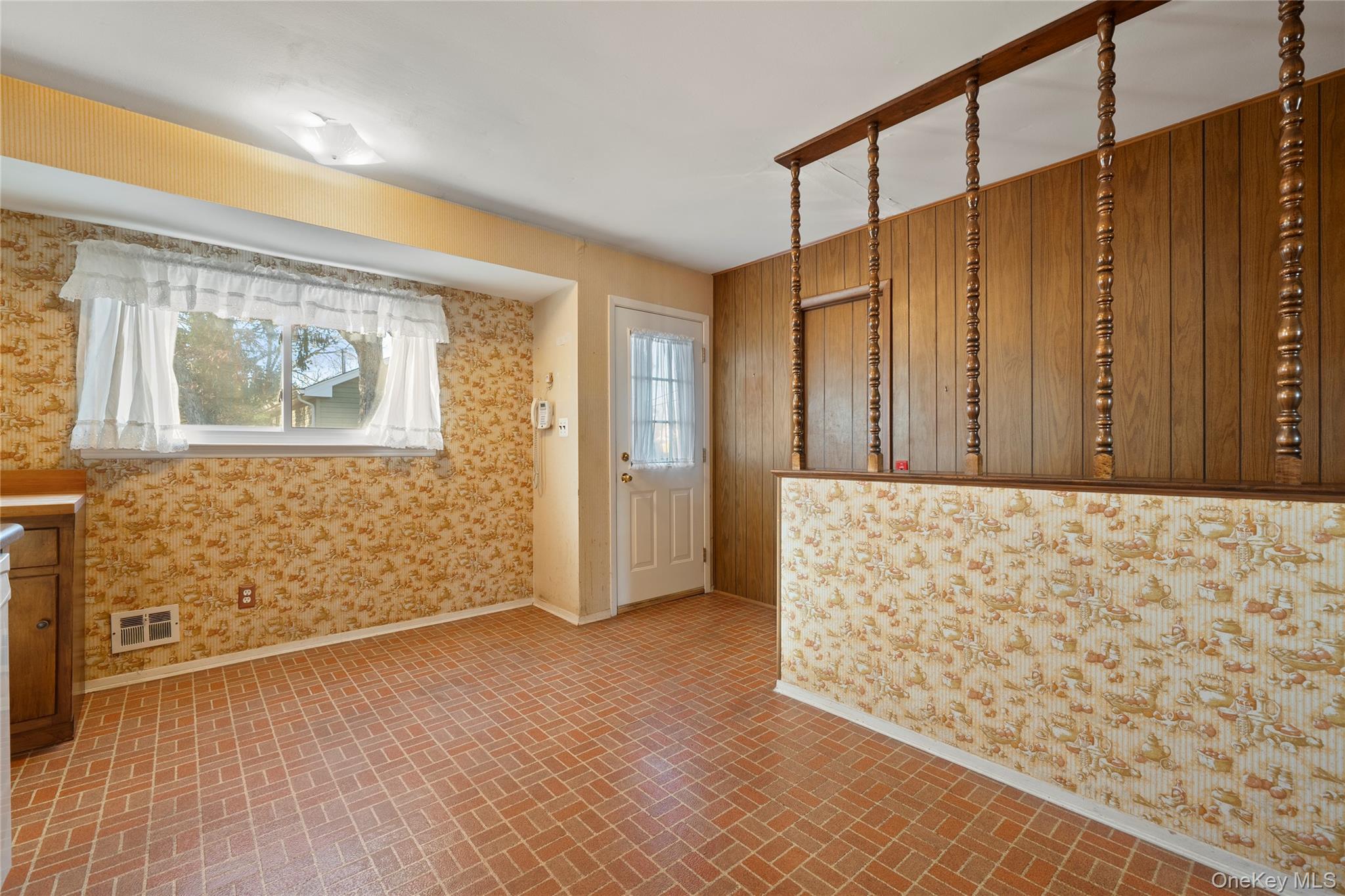 #7 photo, 696 Bohemia Parkway, Sayville , NY 11782