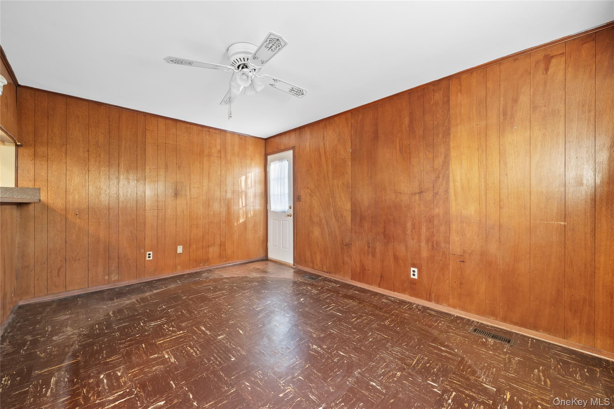 #8 photo, 696 Bohemia Parkway, Sayville , NY 11782