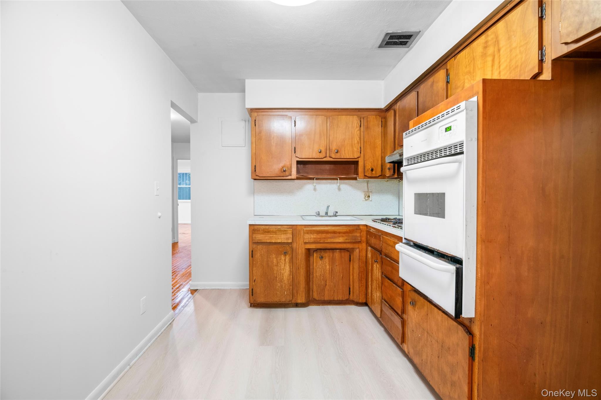 #12 photo, 178-59 Wexford Terrace, Jamaica Hills , NY 11432