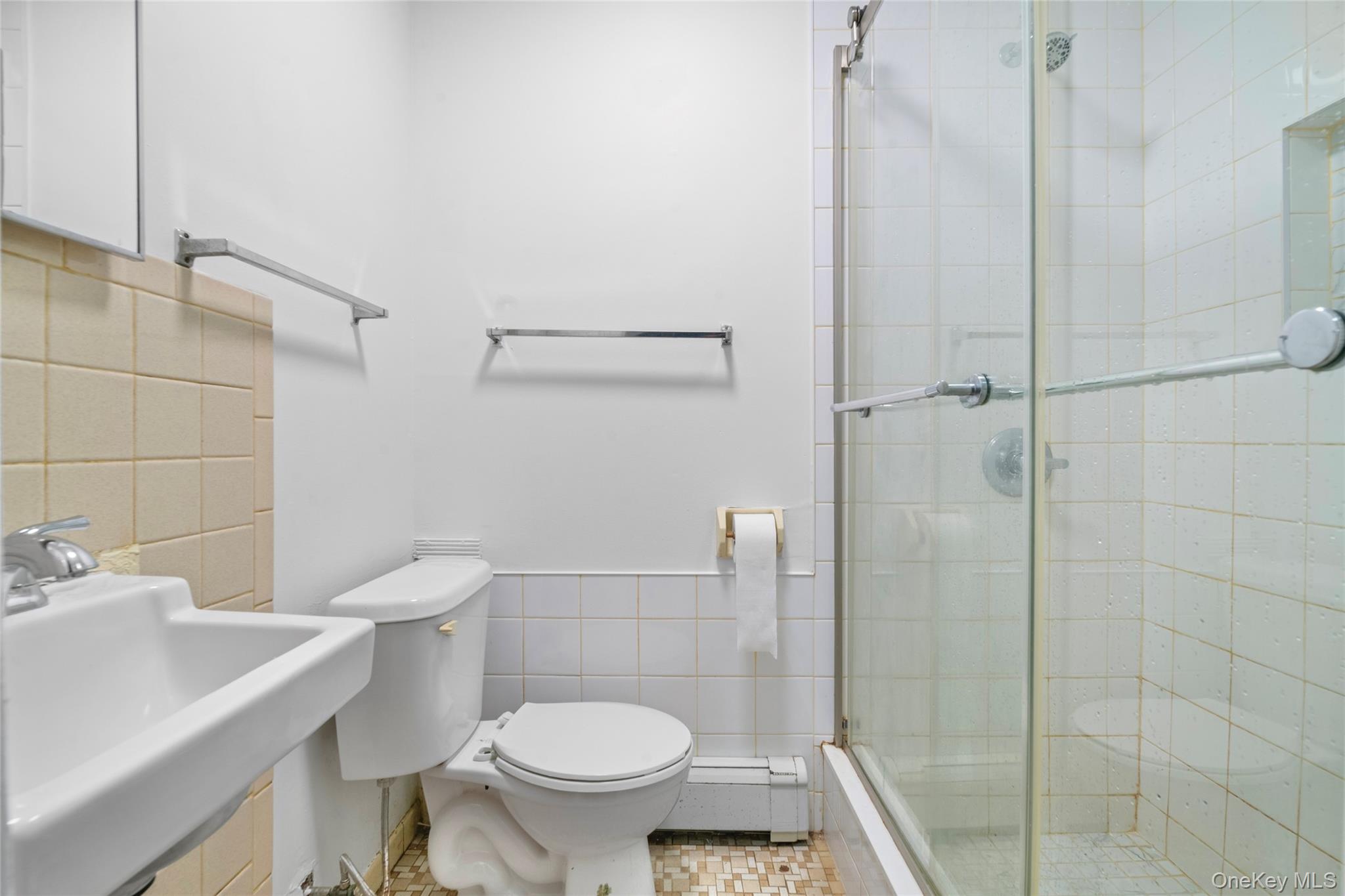 #8 photo, 178-59 Wexford Terrace, Jamaica Hills , NY 11432