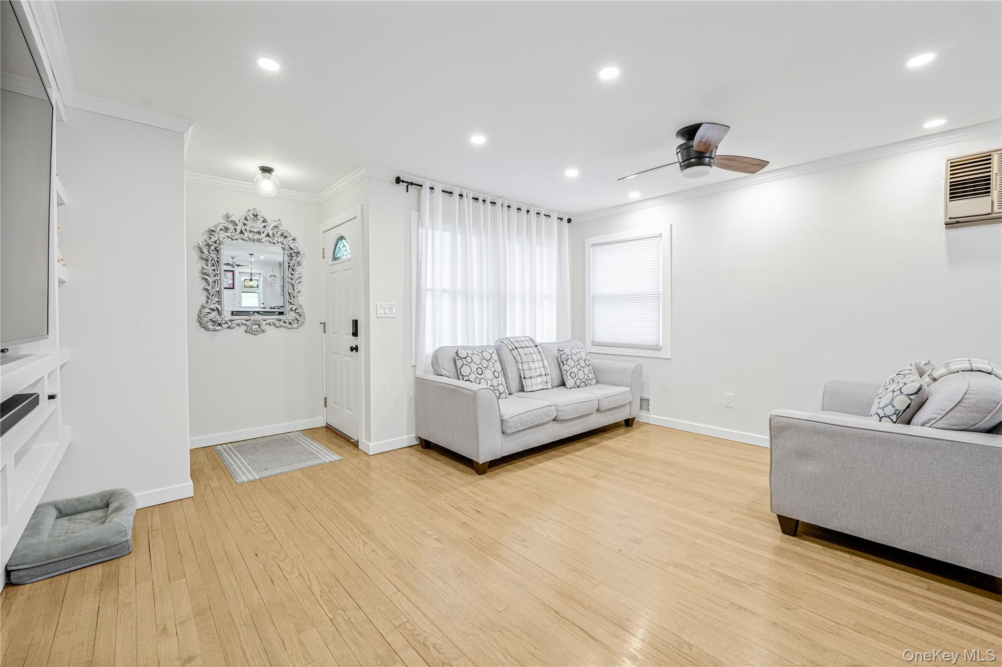 #4 photo, 81 Houston street, Staten Island , NY 10302