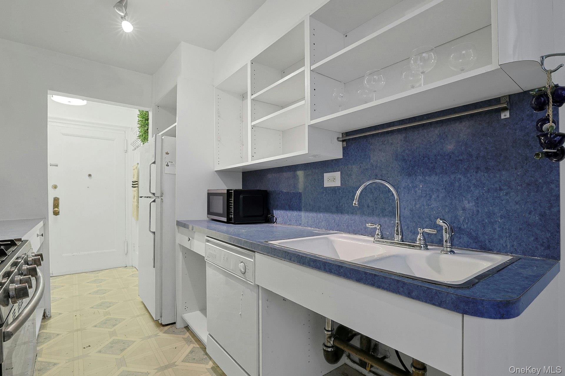 #16 photo, 1273 North Avenue, New Rochelle , NY 10804