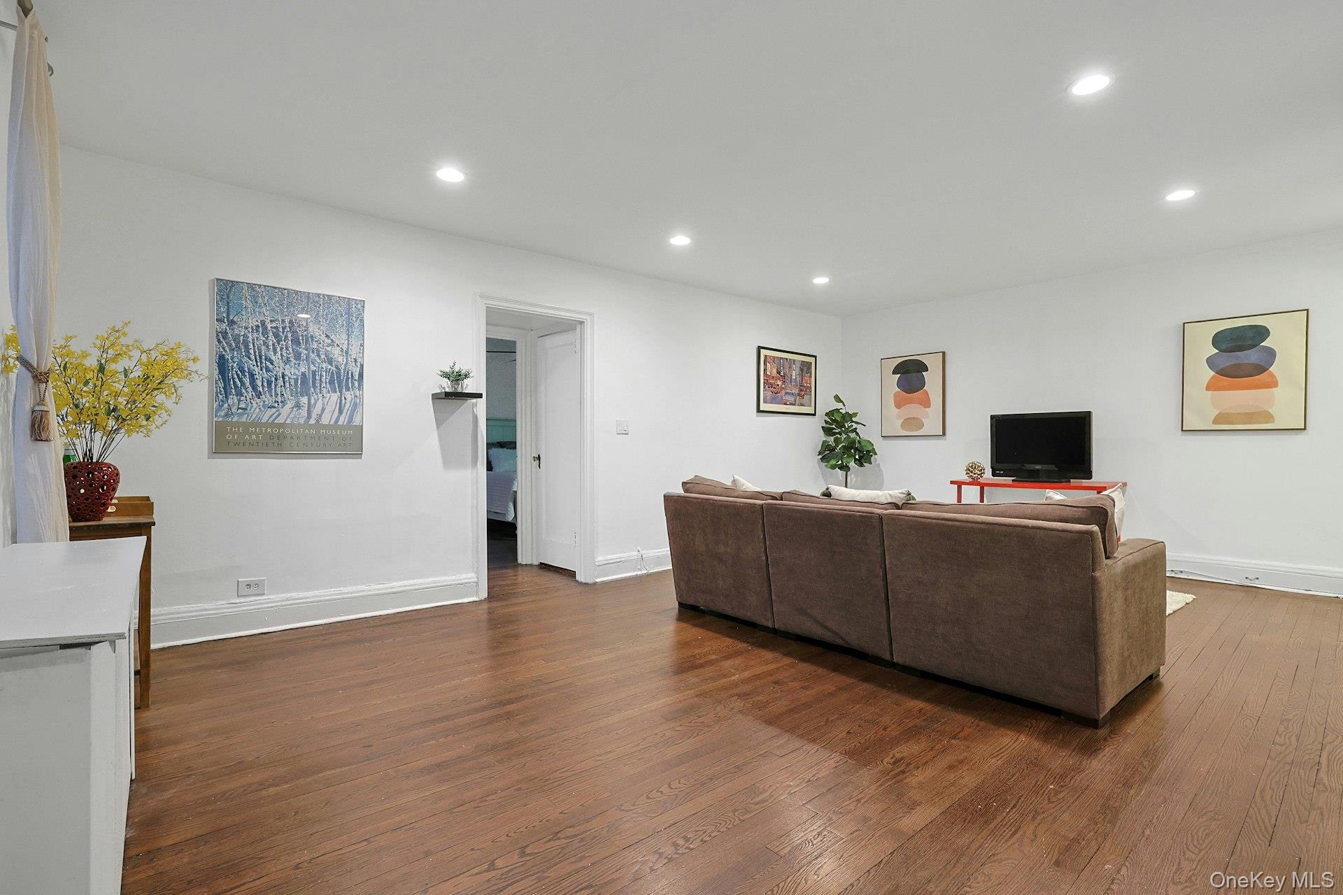 #6 photo, 1273 North Avenue, New Rochelle , NY 10804