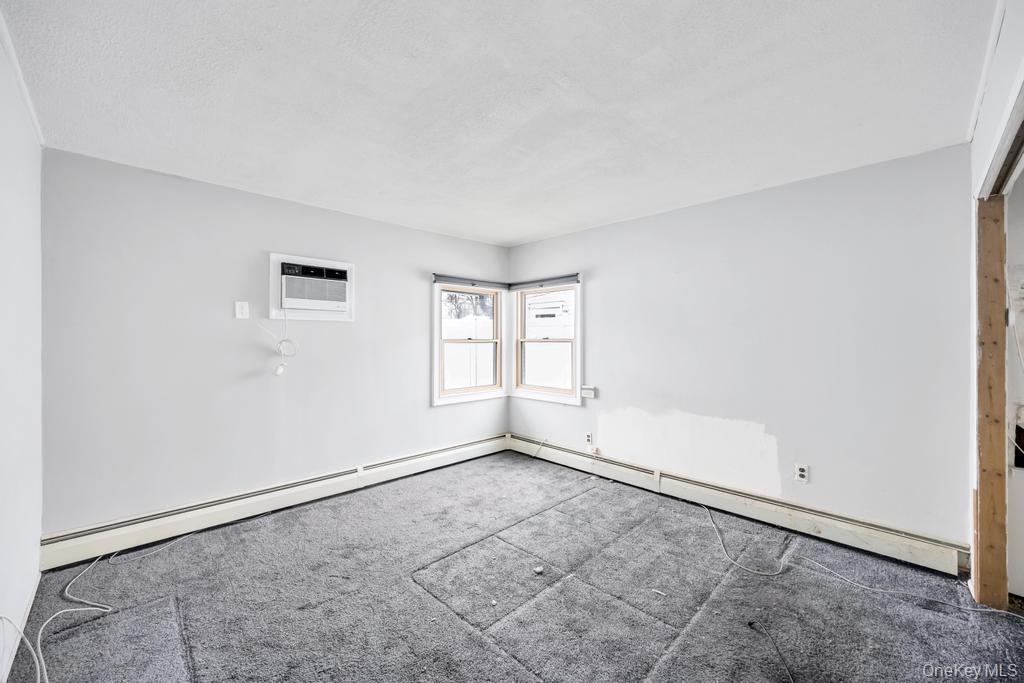 #15 photo, 143 Blacksmith Road, ناسو Levittown , NY 11756