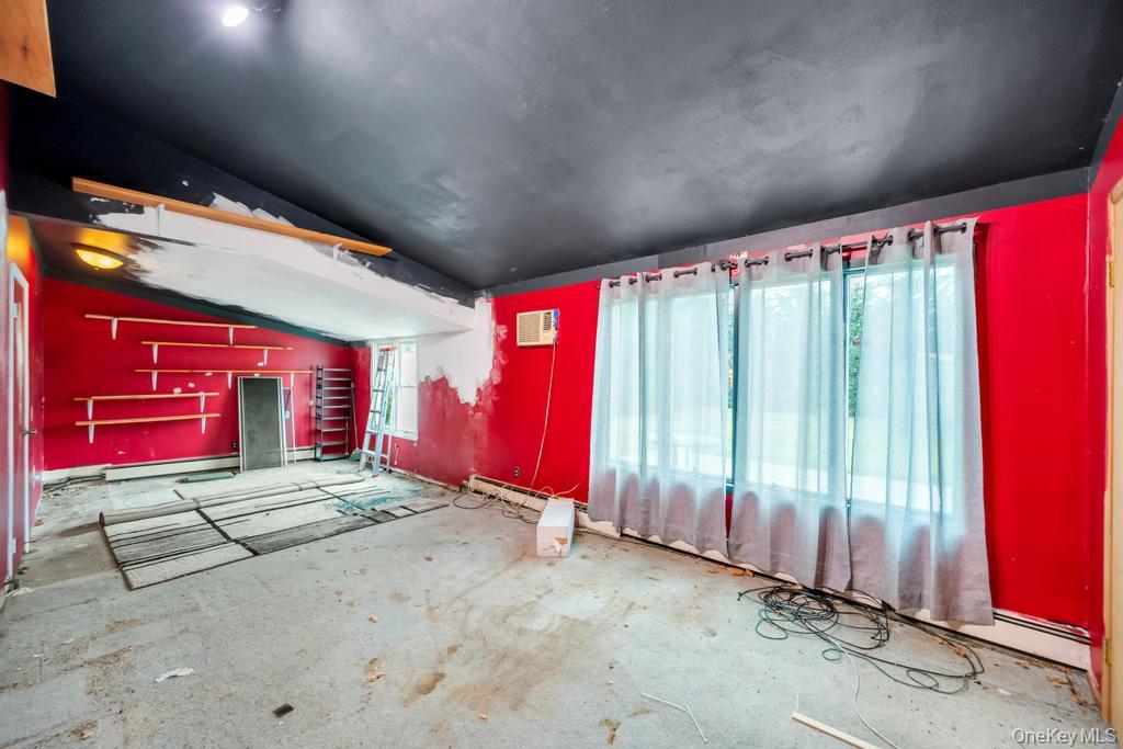 #18 photo, 143 Blacksmith Road, ناسو Levittown , NY 11756