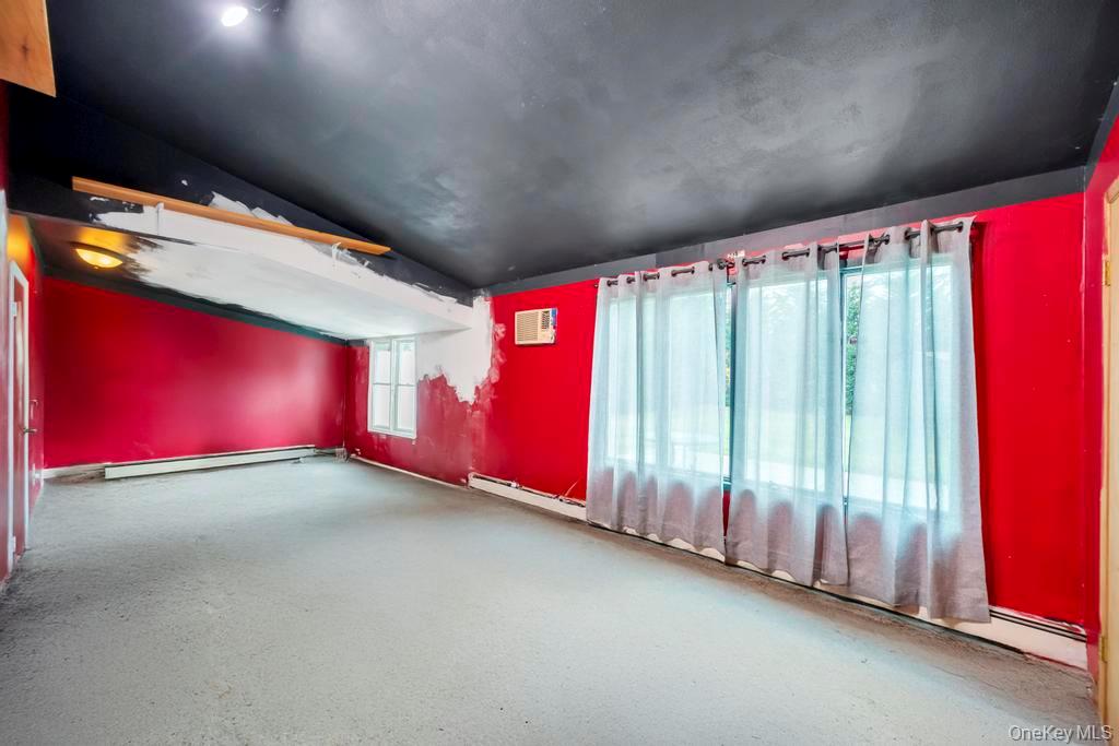 #8 photo, 143 Blacksmith Road, ناسو Levittown , NY 11756