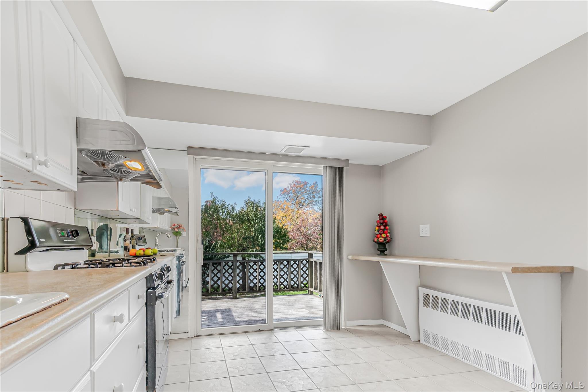 #14 photo, 2 Deer Path Lane, Syosset , NY 11791