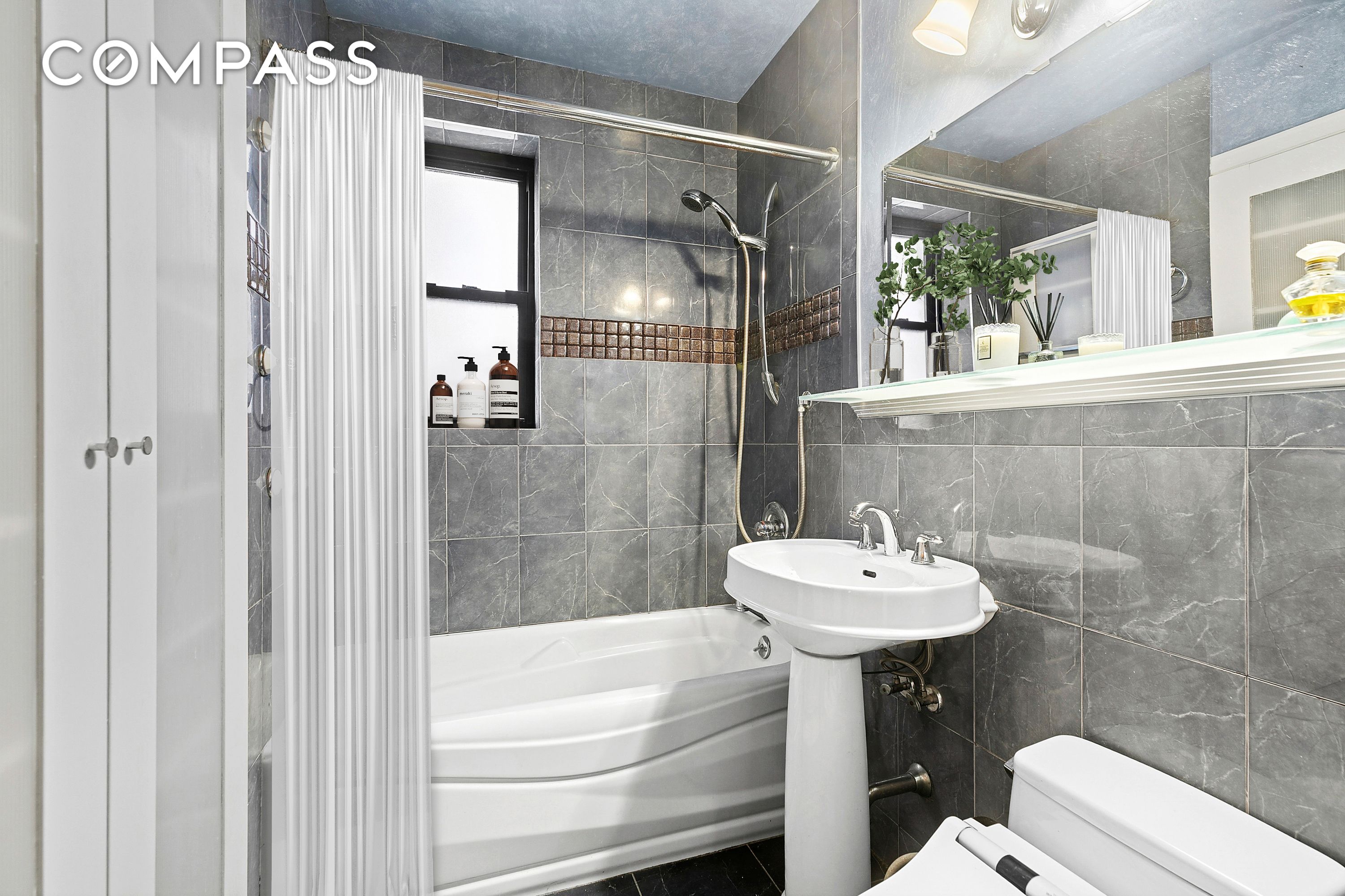 #7 photo, 3025 Ocean Avenue, Sheepshead Bay , NY 11235