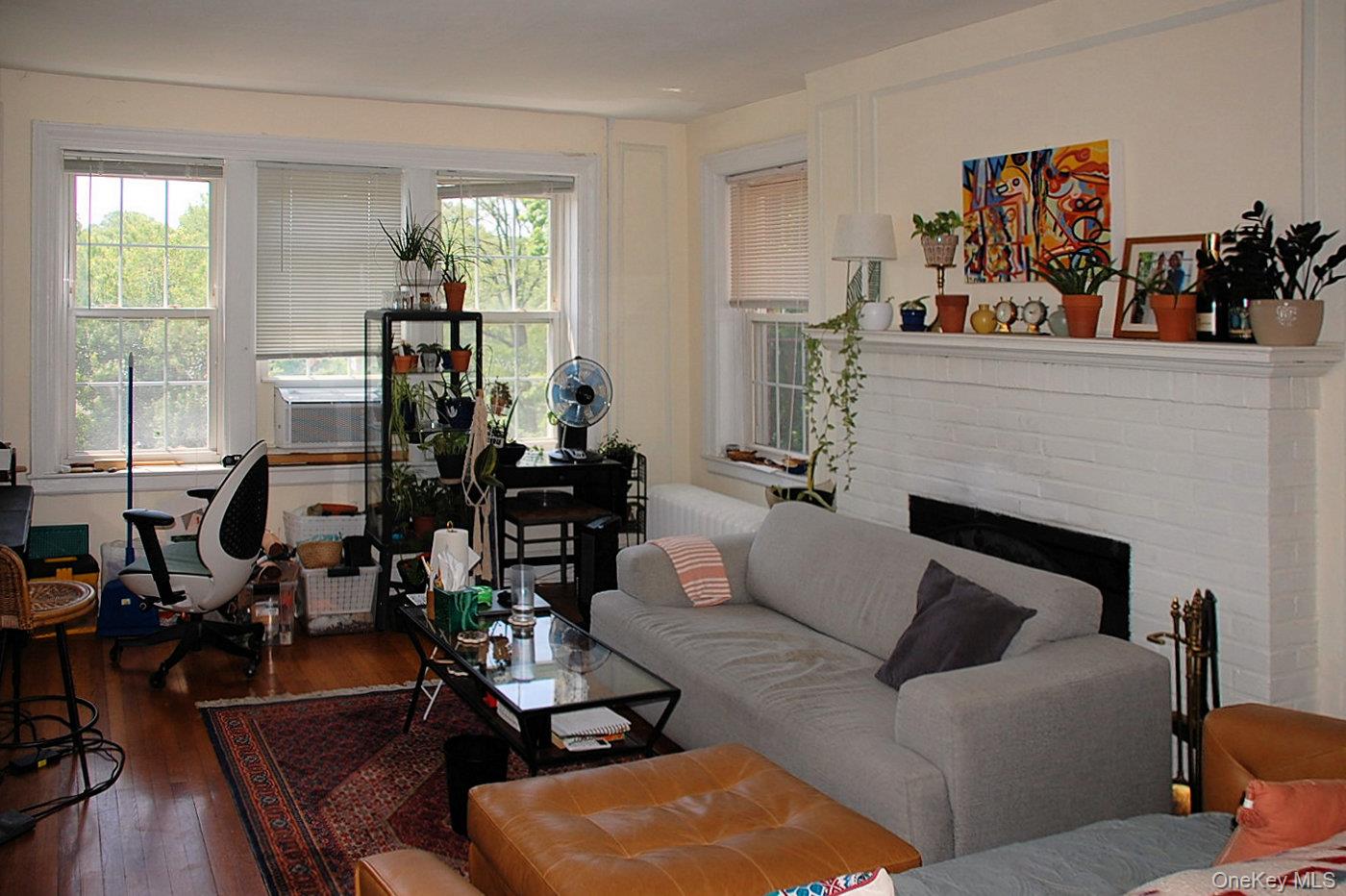 #4 photo, 83 N Broadway, White Plains , NY 10603